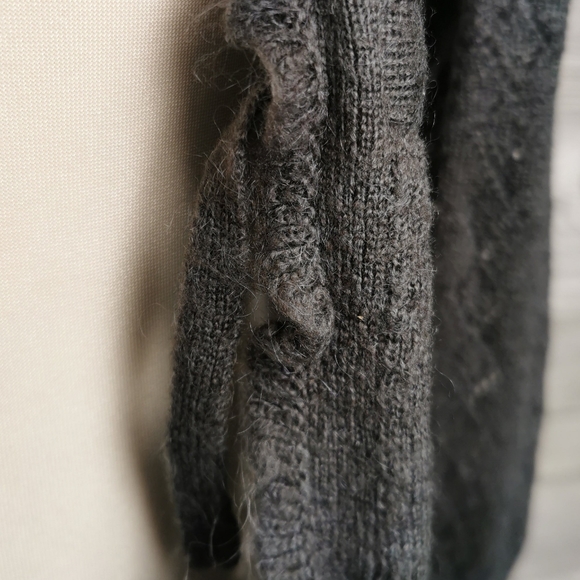 7/8 YEARS MEXX Kids, Super Soft Knit Sweater EUC B42 - Picture 3 of 6